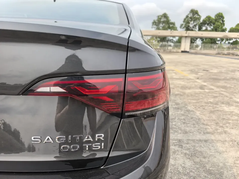 Volkswagen Sagitar 2023 Sagitar 200TSI DSG Flying Edition 2023 — миниатюра 3