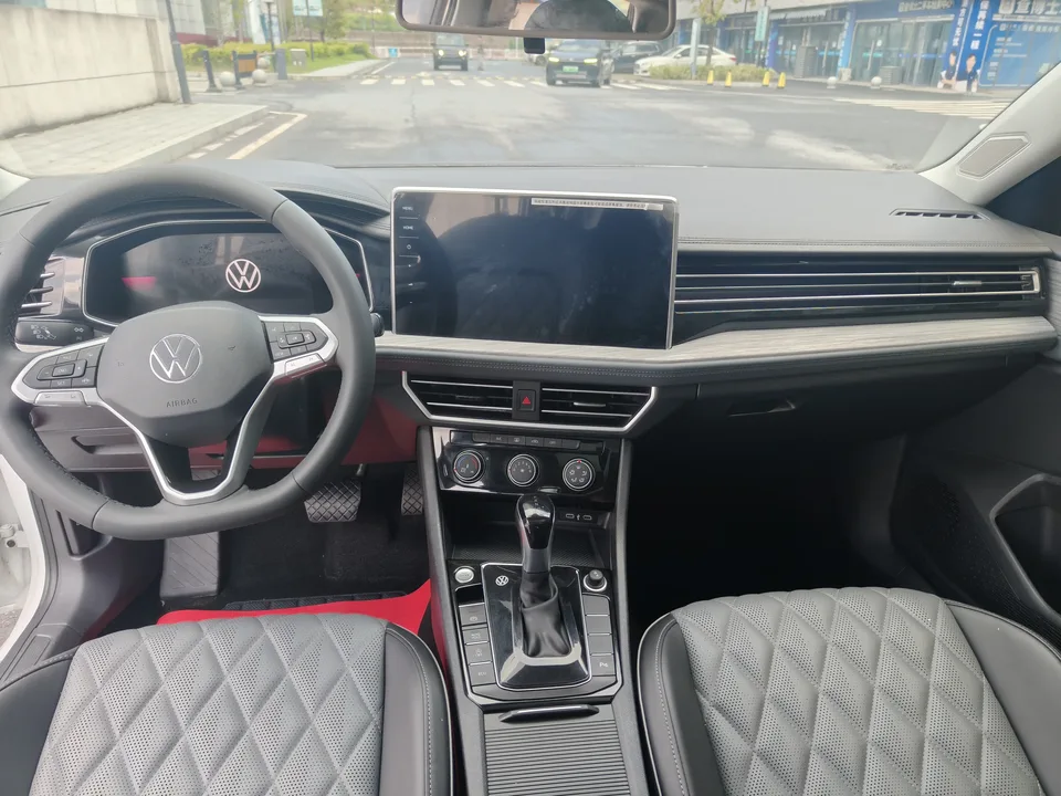 Volkswagen Sagitar Sagitar 300TSI DSG Beyond Edition 2024 — миниатюра 5