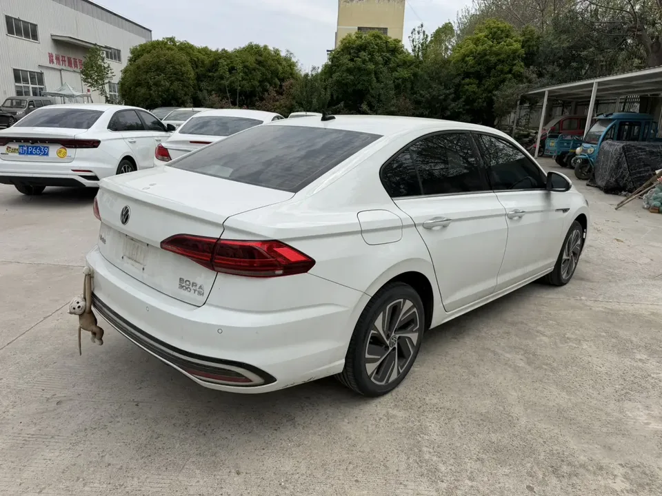 Volkswagen Bora 300TSI DSG Premium Edition 2023 — миниатюра 2
