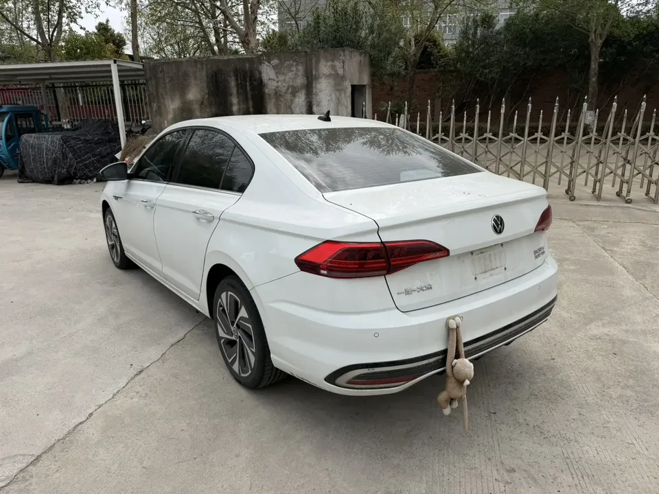 Volkswagen Bora 300TSI DSG Premium Edition 2023 — миниатюра 4