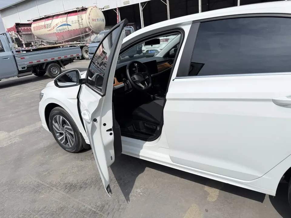 Volkswagen Bora 2026 Volkswagen Bora 200TSI DSG Joyful Navigation Edition 2026 — миниатюра 4