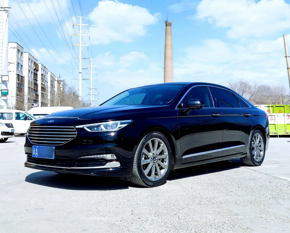 Ford Taurus 2022