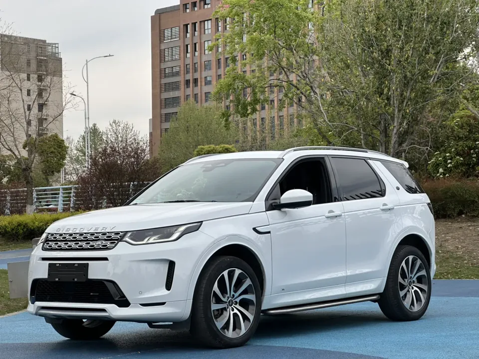 Land Rover Discover Sports Discover Sports 2022 Modified 249PS Metropolitan Edition 2023 — photo 1, buy with delivery to Moscow