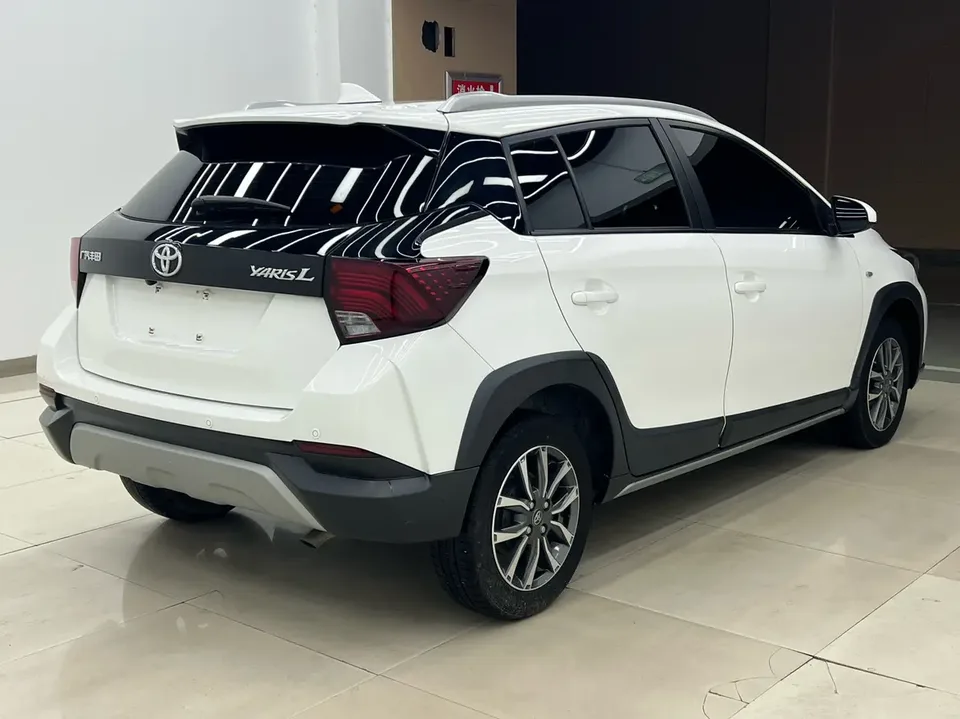 Toyota Yaris L YARiS L Zhixuan 2022 Zhixuan X 1.5L CVT luxury PLUS version 2022 — миниатюра 4