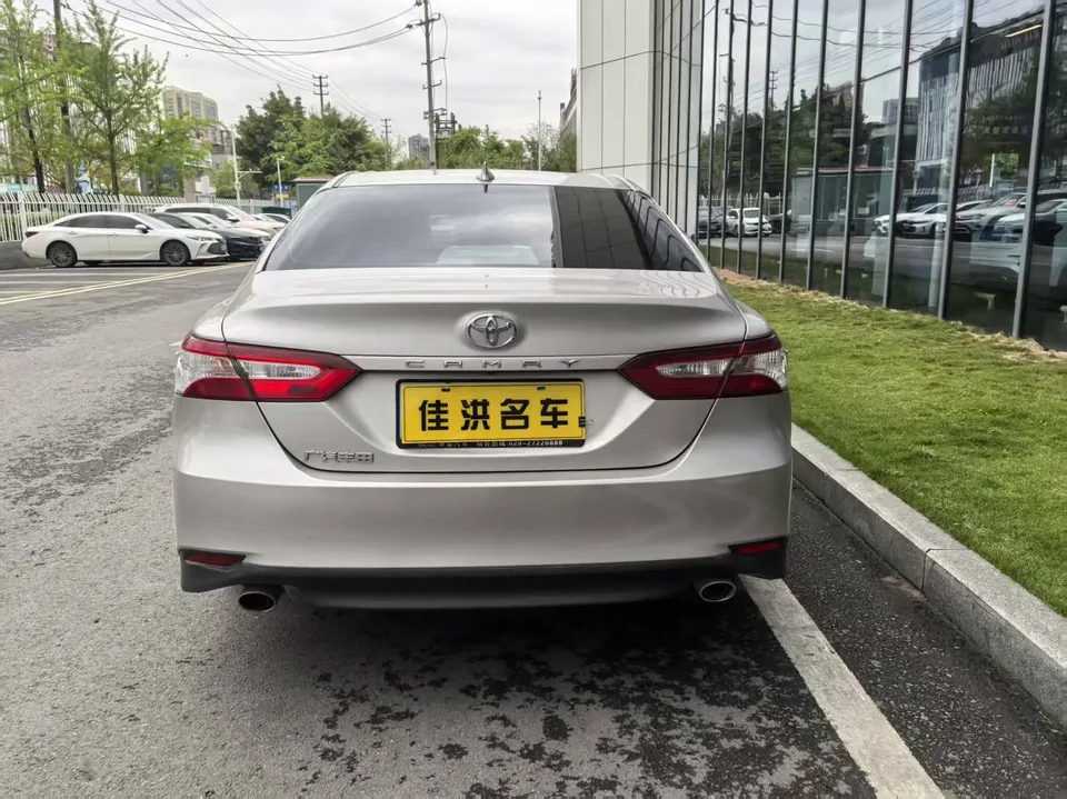 Toyota Camry 2.0GVP Leading Edition 2023 — миниатюра 2