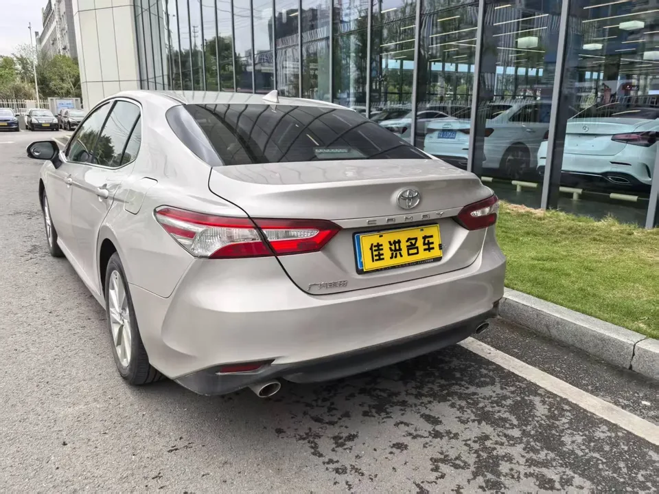 Toyota Camry 2.0GVP Leading Edition 2023 — миниатюра 4