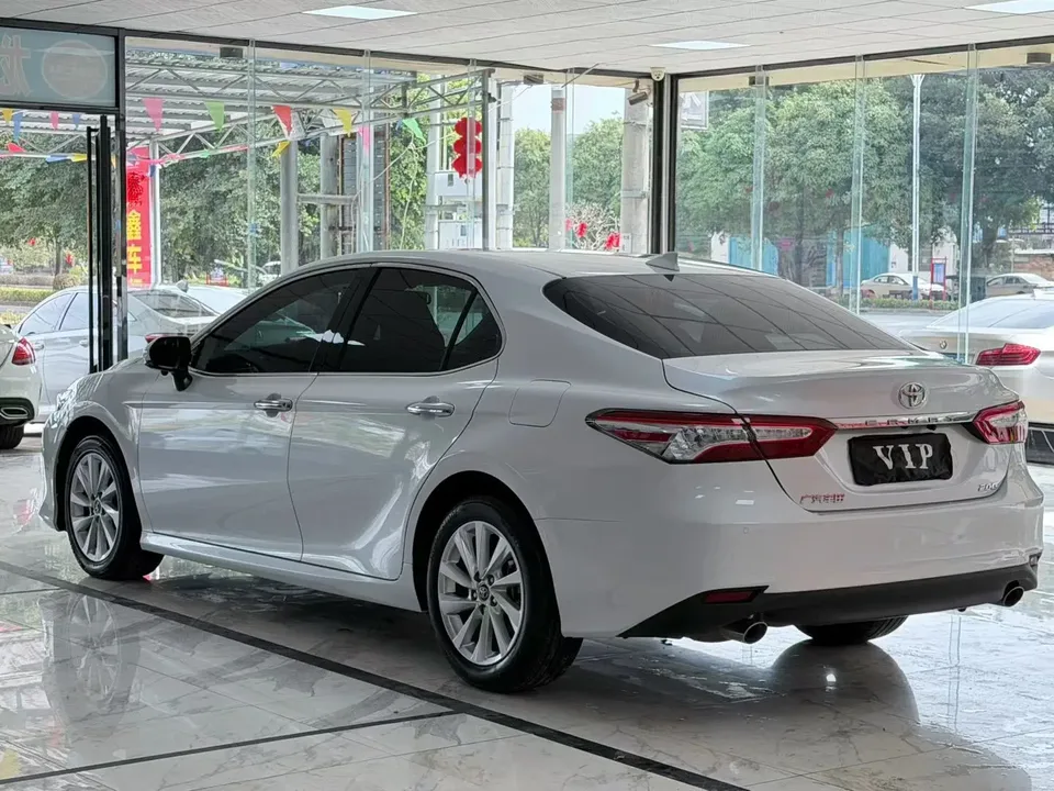 Toyota Camry 2.0G Deluxe Edition 2022 — миниатюра 4