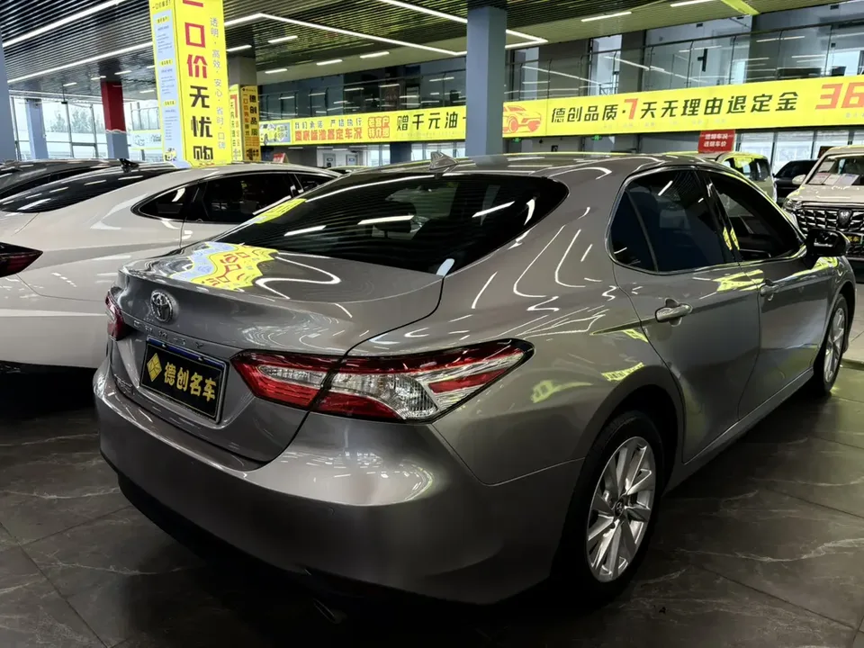 Toyota Camry 2.0GVP Leading Edition 2022 — миниатюра 2