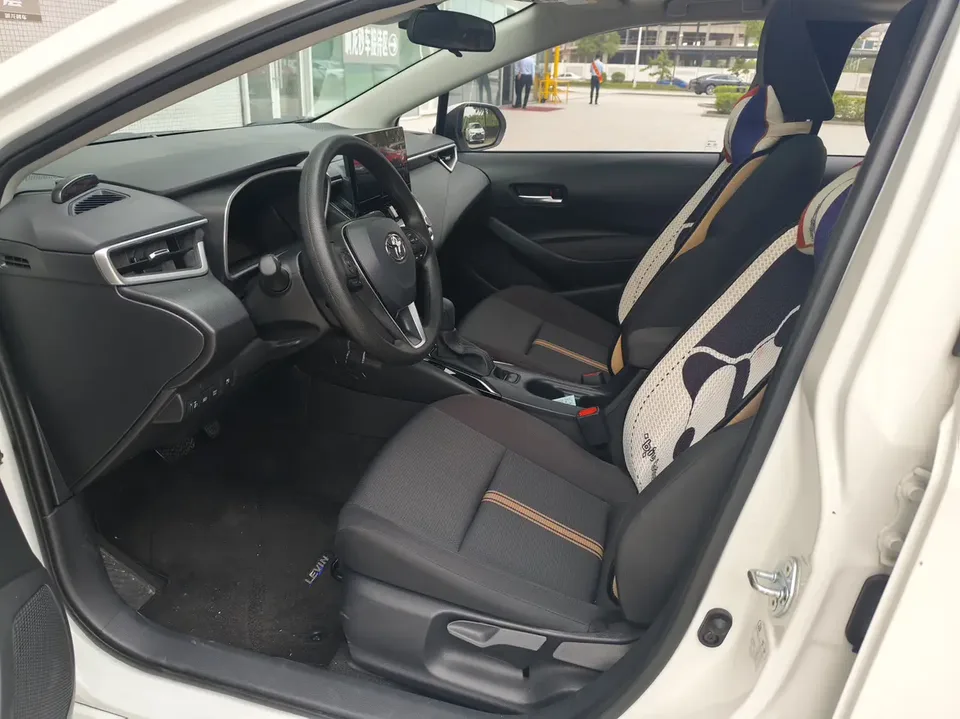 Toyota Levin Levin Hybrid 1.8L Luxury Edition 2024 — миниатюра 3
