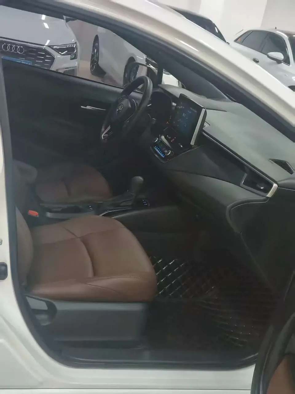 Toyota Levin 2022 Lelink 185T CVT Luxury Edition 2022 — миниатюра 2