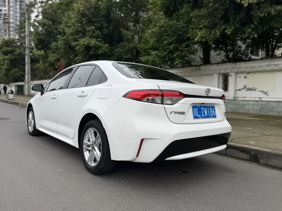 Toyota Levin 2022 Lelink 185T CVT Luxury Edition 2022 — миниатюра 4
