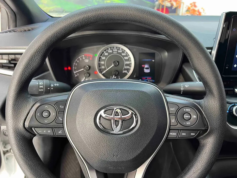 Toyota Levin 2021 Corolla 185T CVT Luxury Edition 2022 — миниатюра 3