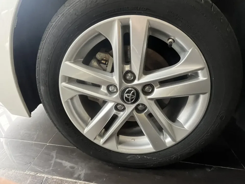 Toyota Levin 2022 Corolla Hybrid 1.8H E-CVT Progressive Edition 2022 — миниатюра 2