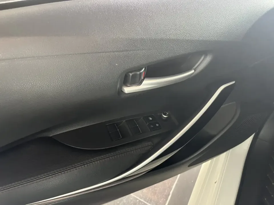 Toyota Levin 2022 Corolla Hybrid 1.8H E-CVT Progressive Edition 2022 — миниатюра 4