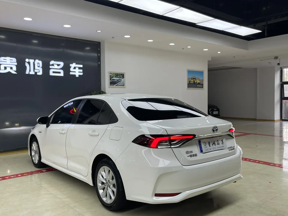 Toyota Corolla Corolla 2023 Intelligent Electric Hybrid Dual Engine 1.8L E-CVT Elite Edition 2023 — миниатюра 4