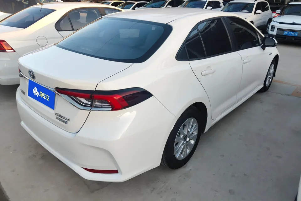 Toyota Corolla Intelligent Electric Hybrid Dual Engine 1.8L E-CVT Pioneer Edition 2024 — миниатюра 3