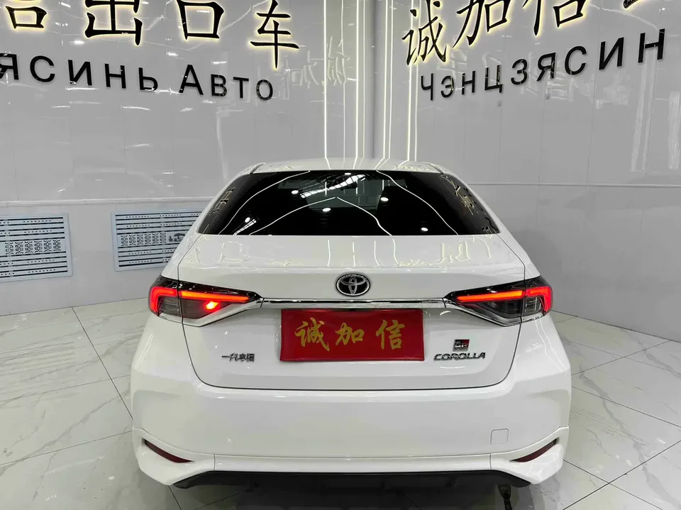 Toyota Corolla 1.5L CVT GR SPORT sports version 2023 — миниатюра 2