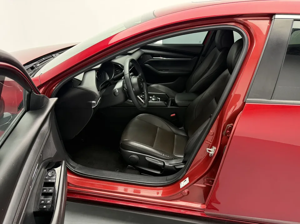 Mazda Axela Mazda3 Angkesela 2021 2.0L Automatic Elegant Edition 2022 — thumbnail 4