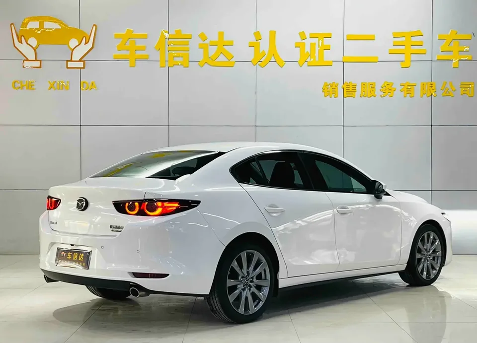 Mazda Axela 2.0L Automatic Premium Edition 2024 — миниатюра 2