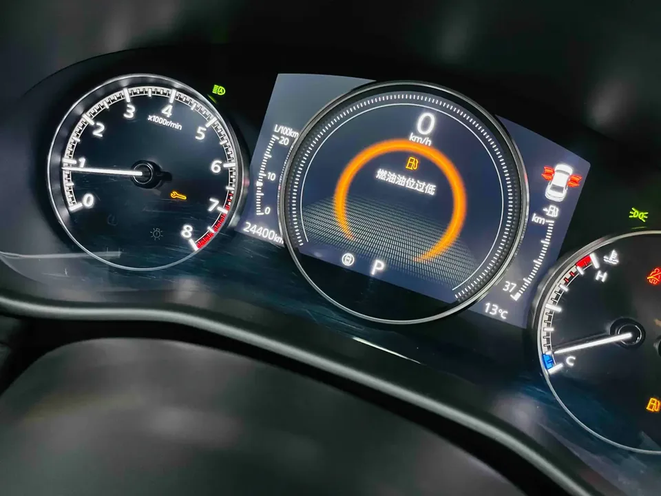 Mazda Axela 2.0L Automatic Premium Edition 2024 — миниатюра 3