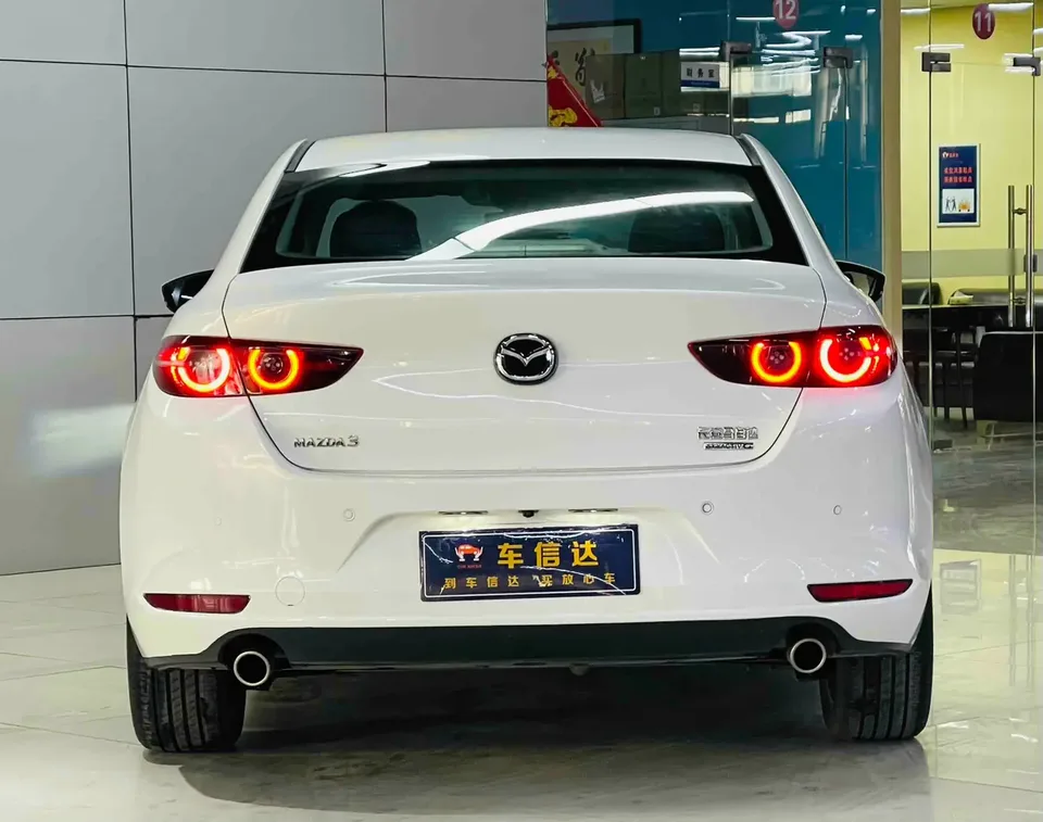 Mazda Axela 2.0L Automatic Premium Edition 2024 — миниатюра 4