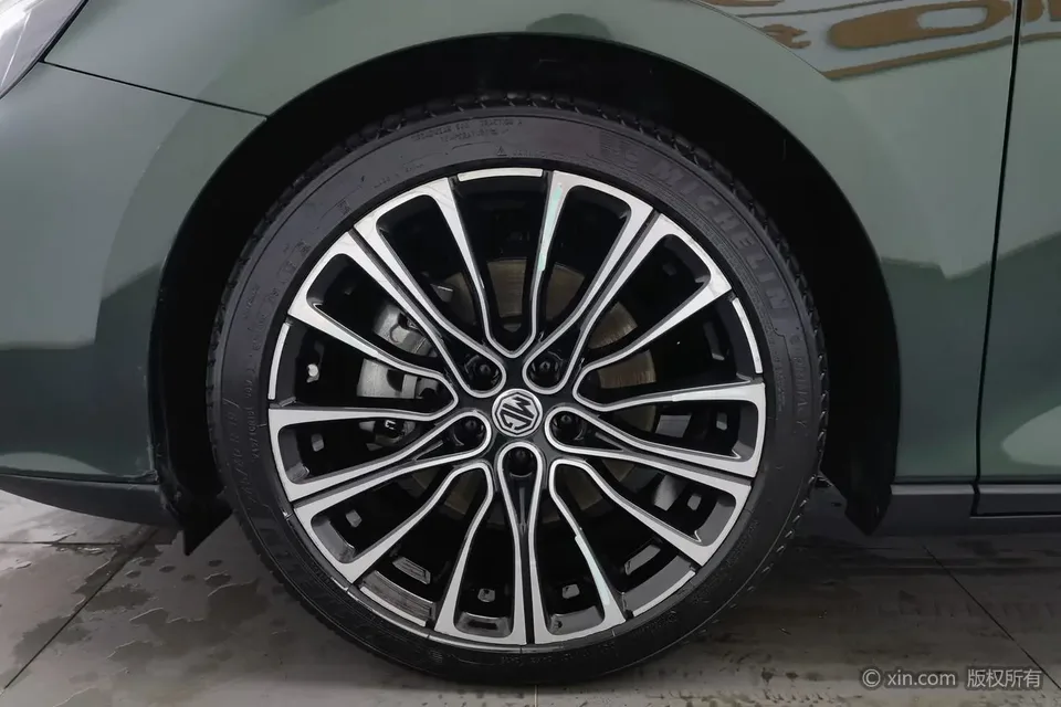 MG 7 2.0T Automatic Beauty Hunter Luxury Edition 2023 — миниатюра 2