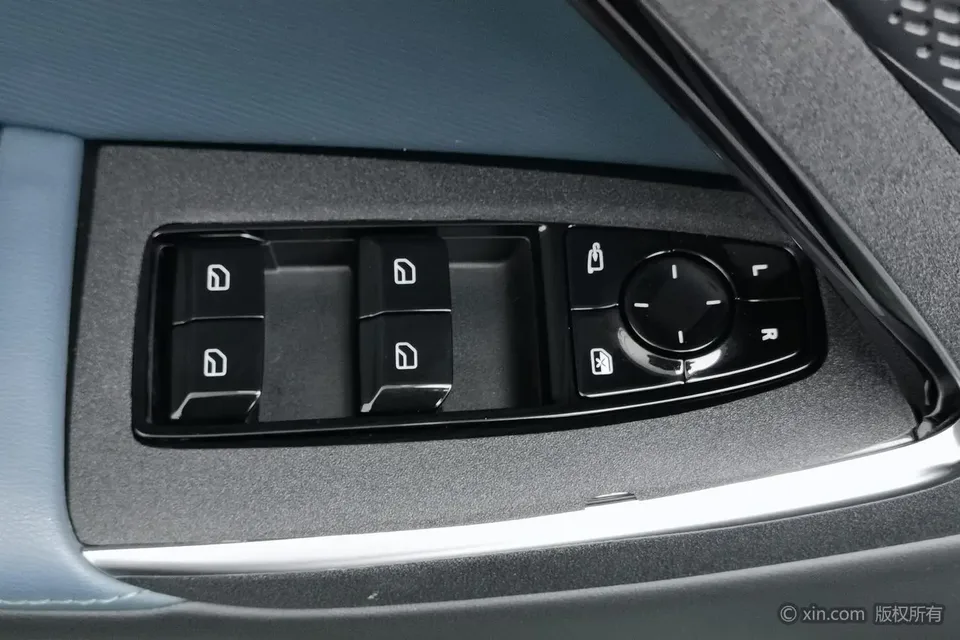 MG 7 2.0T Automatic Beauty Hunter Luxury Edition 2023 — миниатюра 4