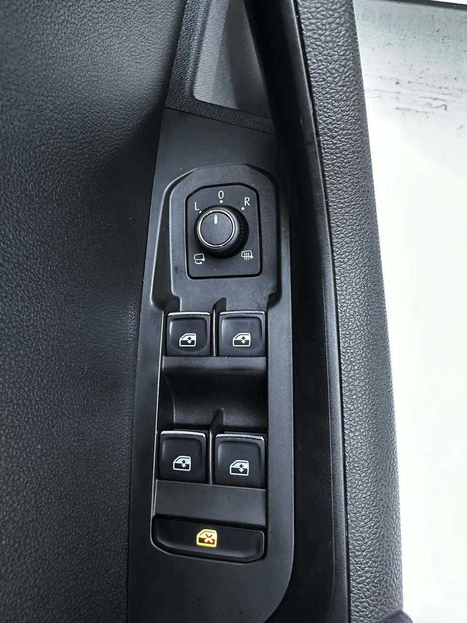 Skoda Karoq Korok 2022 TSI280 Luxury Edition 2022 — миниатюра 2