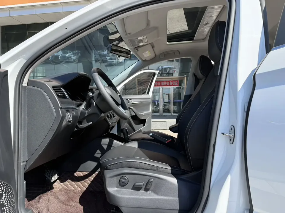 Skoda Comek Komic 2023 1.5L automatic comfort version 2024 — миниатюра 4