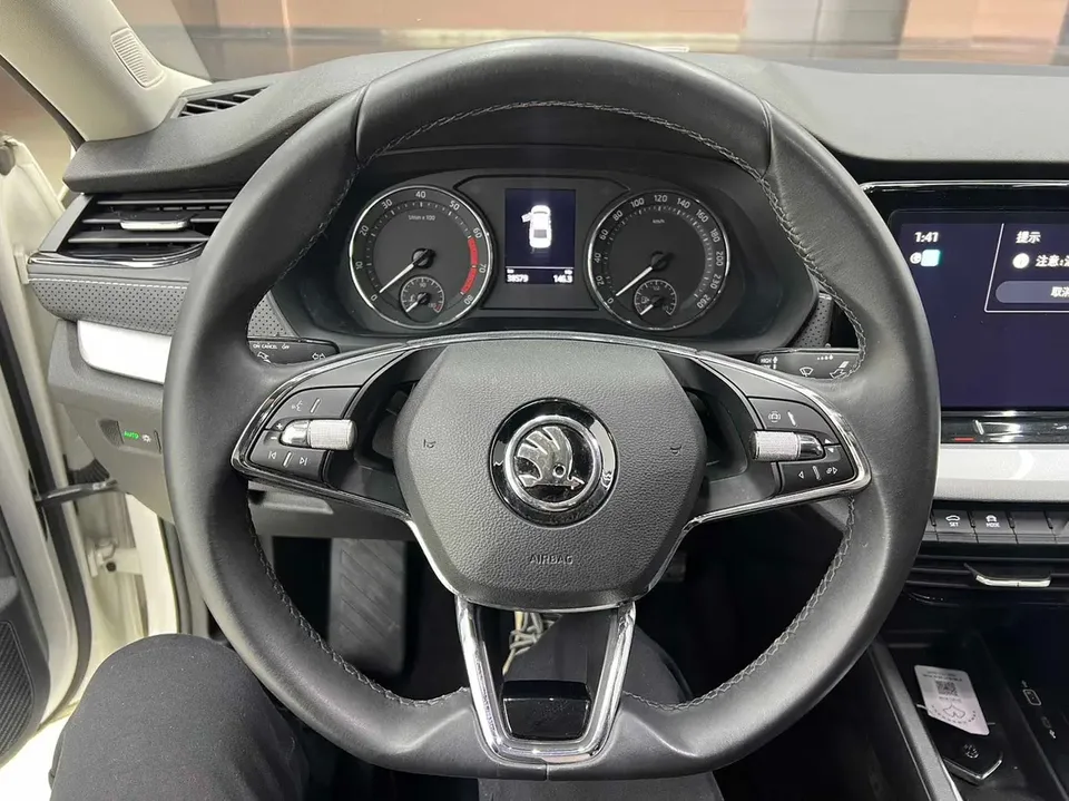 Skoda Octavia PRO TSI280 DSG Exclusive Edition 2022 — миниатюра 2