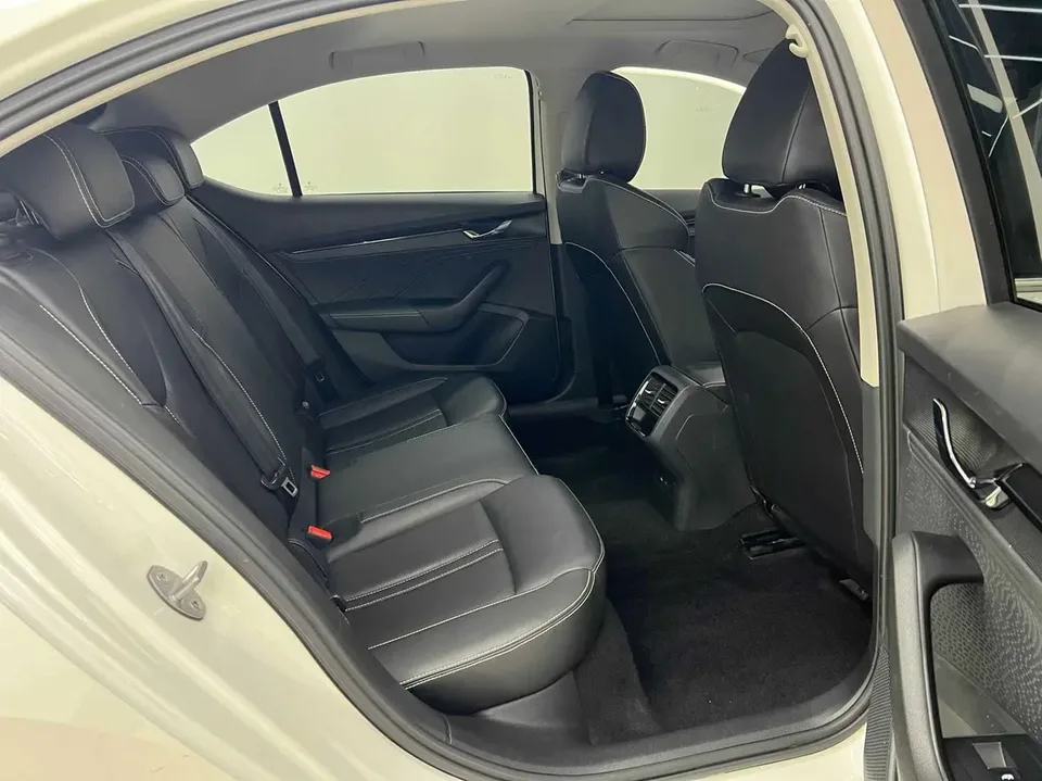 Skoda Octavia PRO TSI280 DSG Exclusive Edition 2022 — миниатюра 5