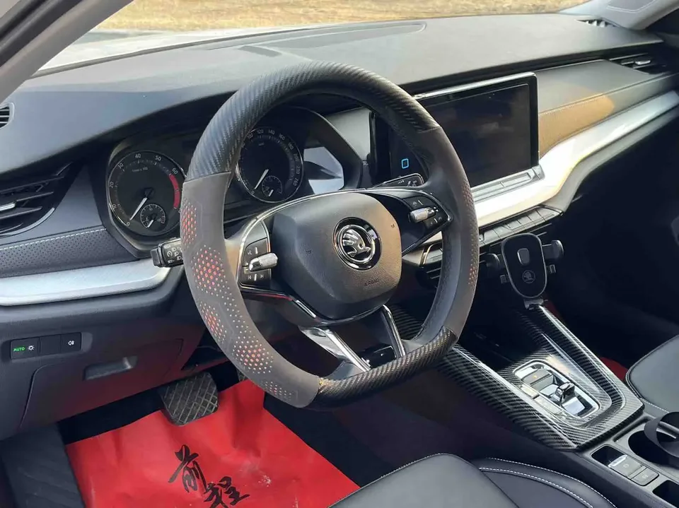 Skoda Octavia PRO TSI280 DSG Deluxe Edition 2022 — миниатюра 5