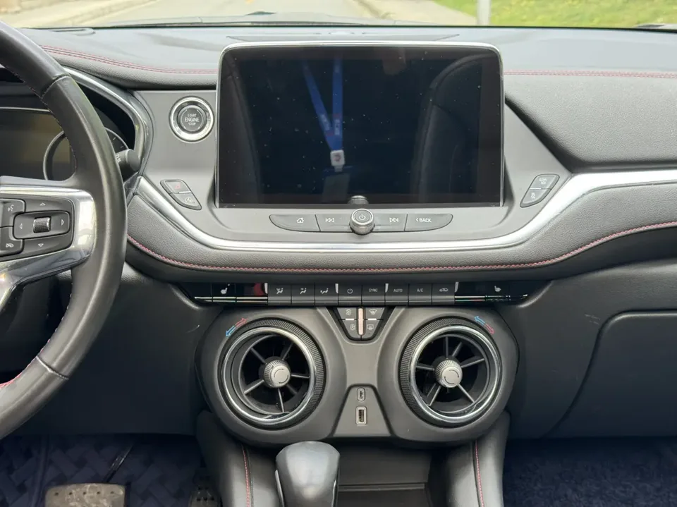 Chevrolet Pioneer Trailblazer 2022 light hybrid 650T Redline 7-seat Ting version 2023 — миниатюра 4