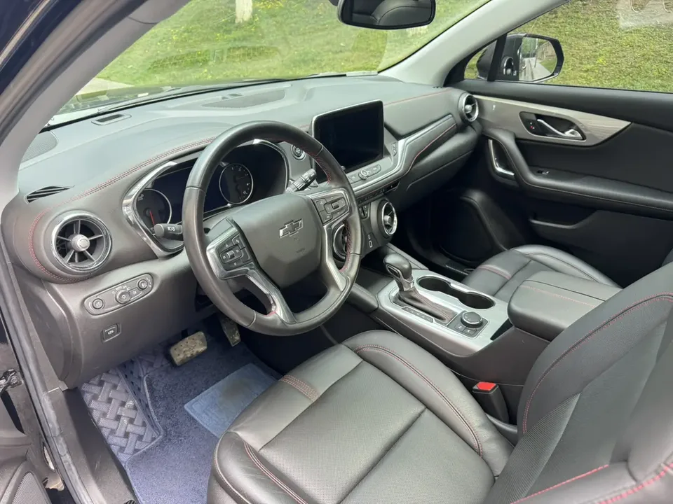 Chevrolet Pioneer Trailblazer 2022 light hybrid 650T Redline 7-seat Ting version 2023 — миниатюра 5