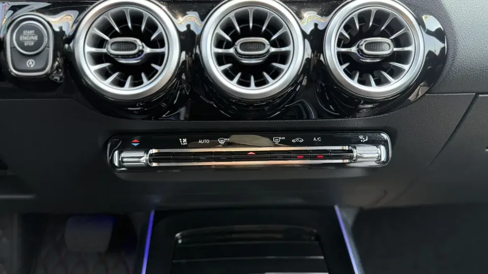 Mercedes-Benz GLA GLA 200 2022 — миниатюра 3