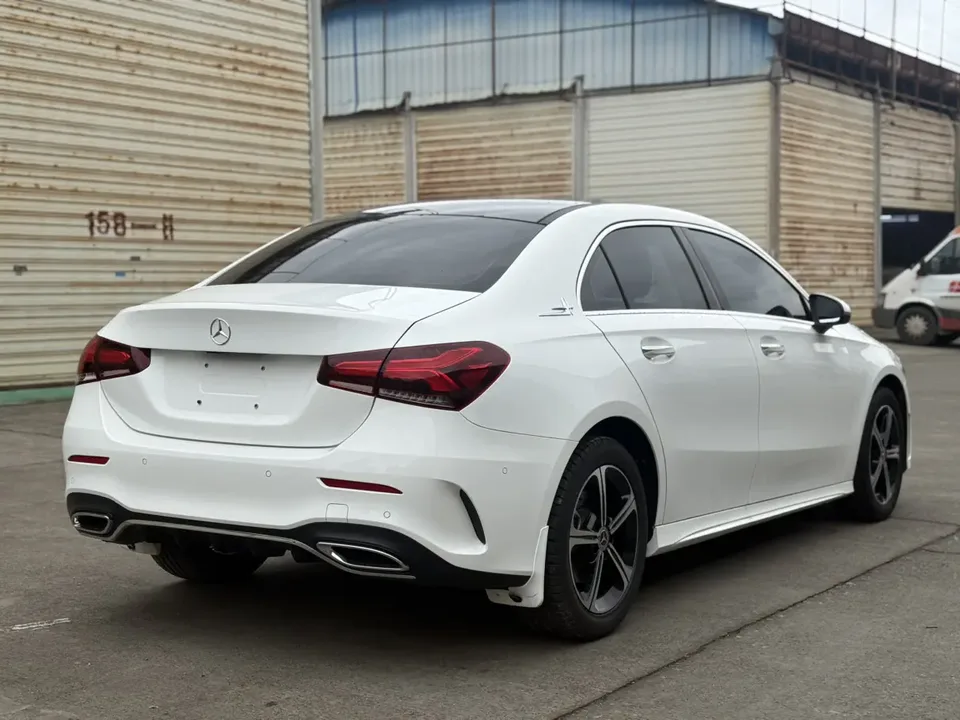 Mercedes-Benz Mercedes Benz A Class second facelift A 200 L sports sedan fashion version 2022 — миниатюра 2