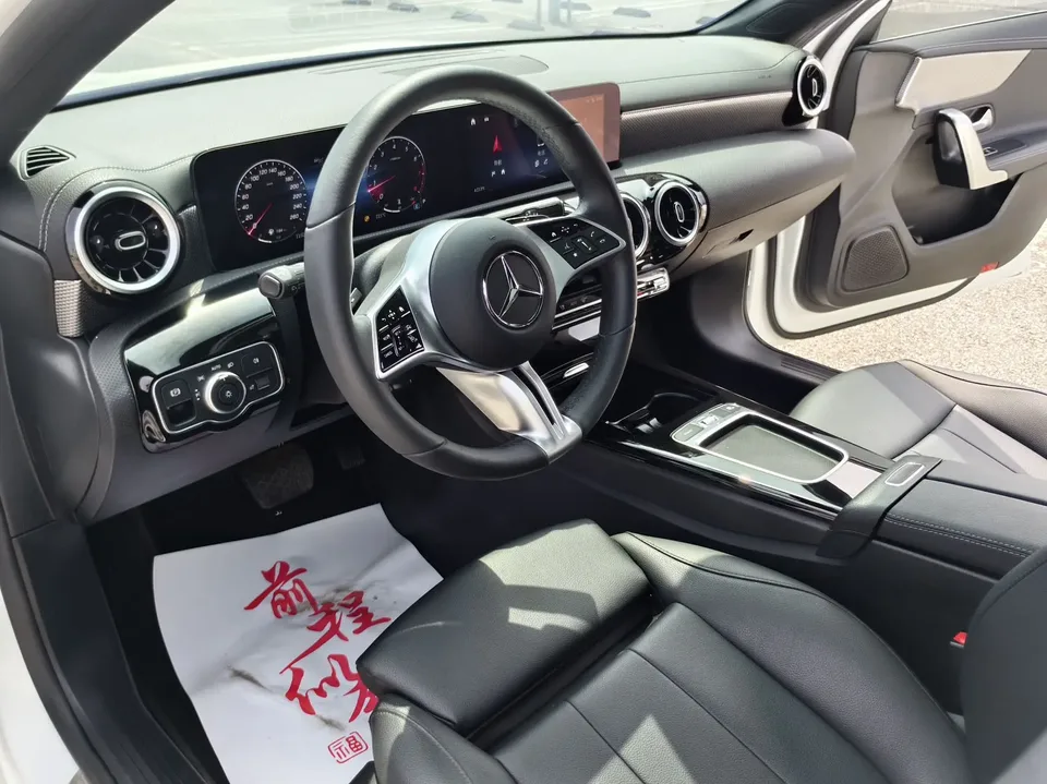 Mercedes-Benz Mercedes Benz A Class Mercedes-Benz A-Class 2023 A 180 L 2023 — миниатюра 3