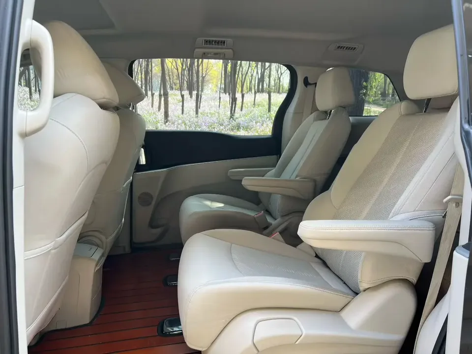 Buick GL8 Buick GL8 2022 Land Business Class 652T Comfort Edition 2022 — миниатюра 3
