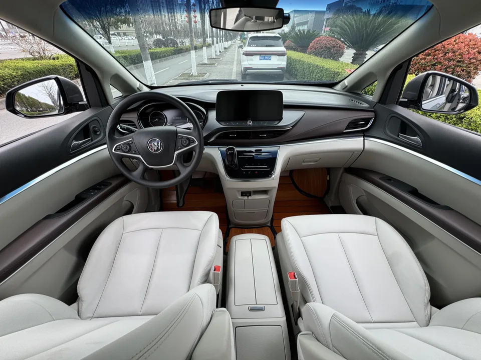 Buick GL8 Buick GL8 2022 Land Business Class 652T Comfort Edition 2023 — миниатюра 3