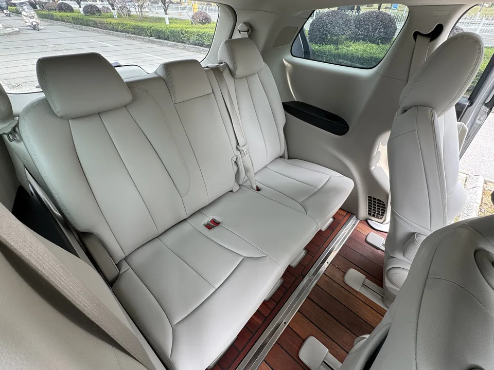 Buick GL8 Buick GL8 2022 Land Business Class 652T Comfort Edition 2023 — миниатюра 4