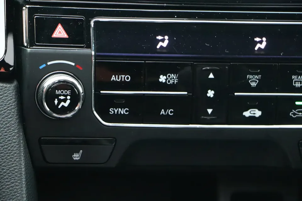 Honda UR-V 370TURBO 2WD Elegant Edition 2022 — миниатюра 3