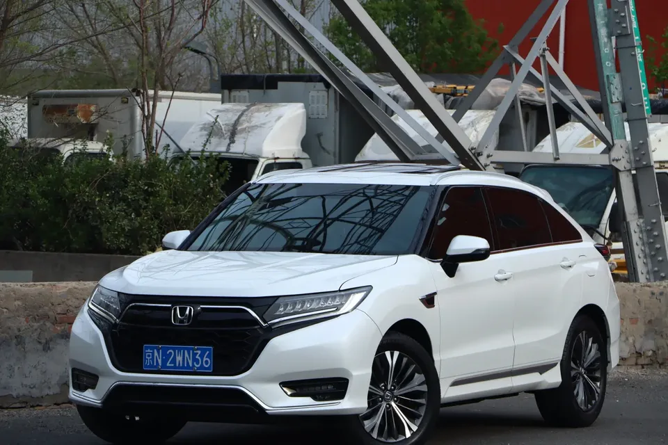 Honda UR-V 370TURBO 2WD Elegant Edition 2022 — миниатюра 4
