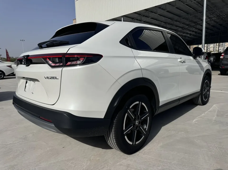 Honda VEZEL 1.5L CVT technology version 2023 — миниатюра 2