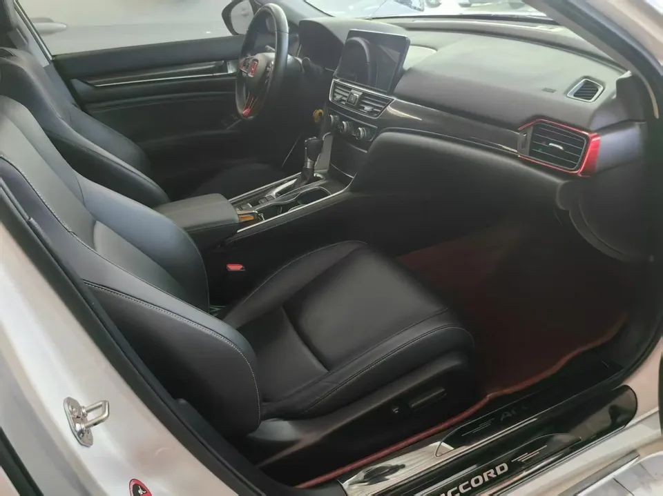 Honda Accord 2022 Accord 260TURBO Fantasy Night Premium Edition 2022 — миниатюра 2