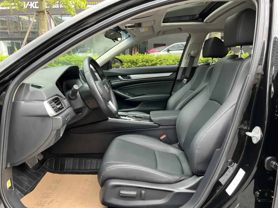 Honda Accord Accord 2022 260TURBO Deluxe Edition 2023 — миниатюра 4