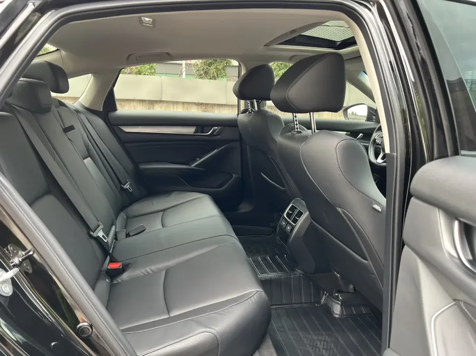 Honda Accord Accord 2022 260TURBO Deluxe Edition 2023 — миниатюра 5