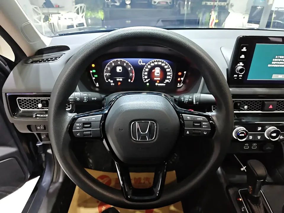 Honda CIVIC 2022 Civic 240TURBO CVT Dynamic Edition 2023 — миниатюра 4