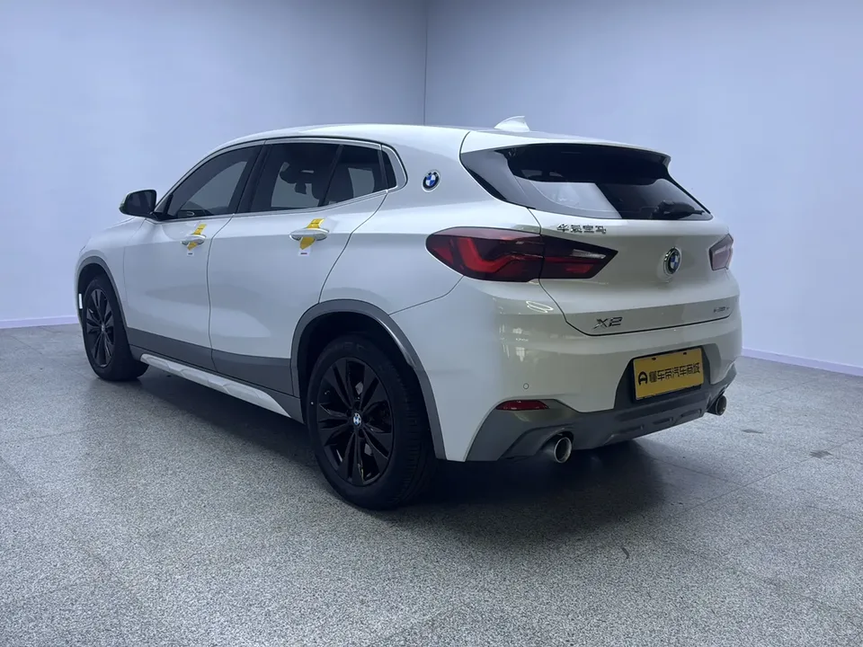BMW X2 BMW X2 2021 sDrive25i M off-road package 2022 — thumbnail 2