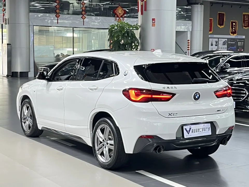 BMW X2 BMW X2 2023 sDrive25i M Sport Night Edition 2023 — миниатюра 4