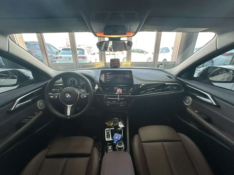 BMW 1 Series facelift 120i M Sport Night Edition 2022 — миниатюра 3